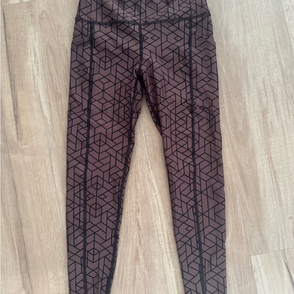 Women's Brown Geometric Print Leggings